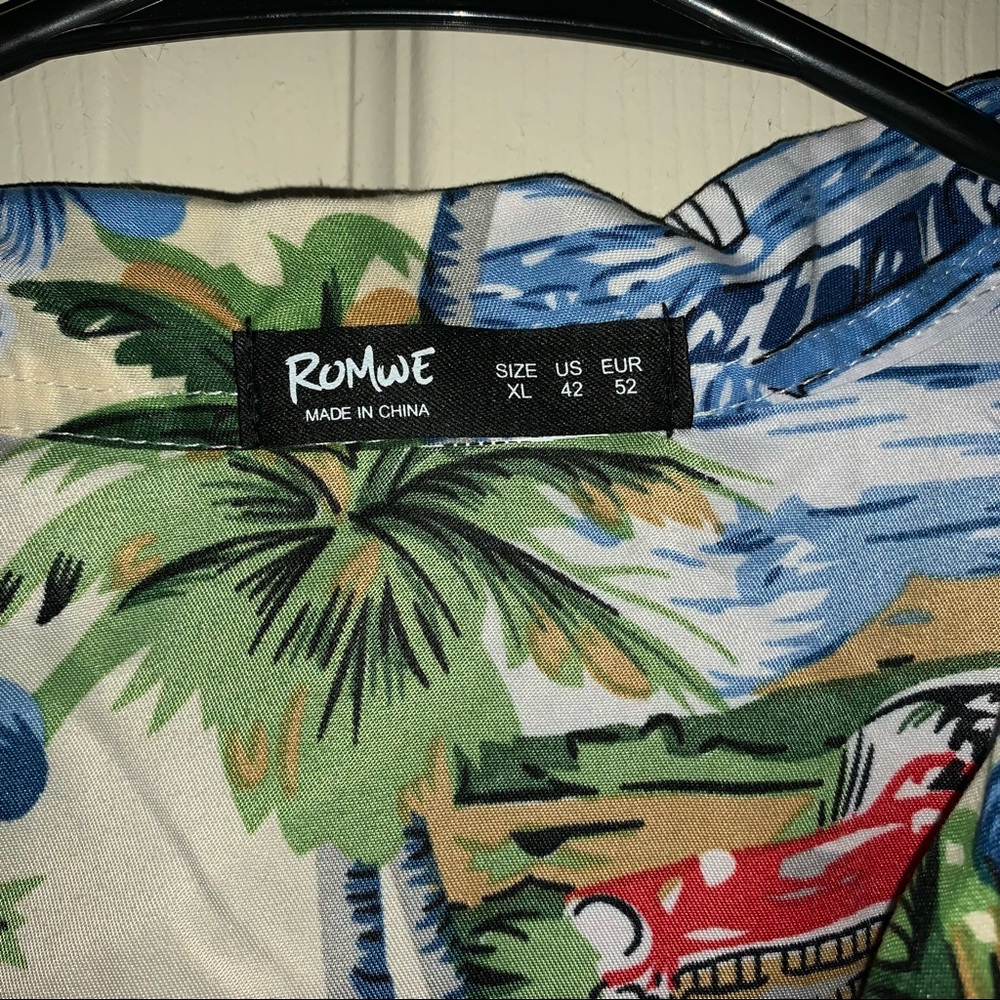 ROMWE Hawaiian Style Casual Button Down - Picture 5 of 6